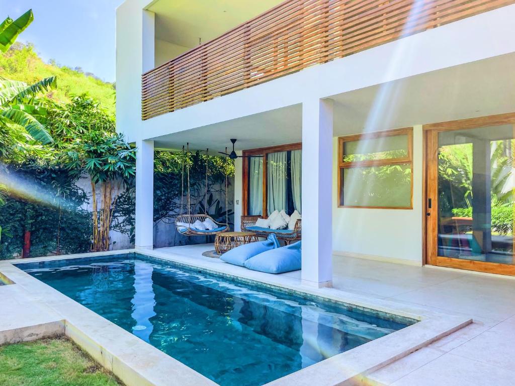 Marlaca Villa Pool